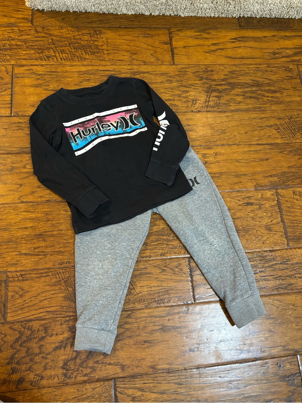 Hurley Black Graphic Sweatshirt with Gray Jogger Pants